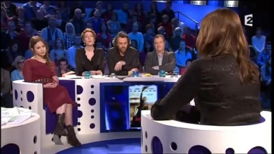 2013-03-02_-_On_n_est_pas_couche_-_Marina_Hands_and_Lou_de_Laage_mp42000.jpg