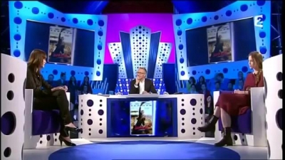 2013-03-02_-_On_n_est_pas_couche_-_Marina_Hands_and_Lou_de_Laage_mp42014.jpg