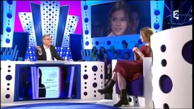 2013-03-02_-_On_n_est_pas_couche_-_Marina_Hands_and_Lou_de_Laage_mp42219.jpg