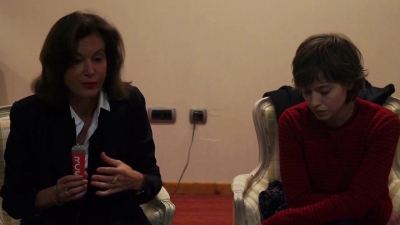 2016-01-20_-_Le_Quotidien_du_Cinema_-_Anne_Fontaine_et_Lou_de_Laage_en_Interview_mp41611.jpg