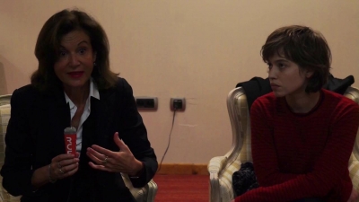 2016-01-20_-_Le_Quotidien_du_Cinema_-_Anne_Fontaine_et_Lou_de_Laage_en_Interview_mp41633.jpg