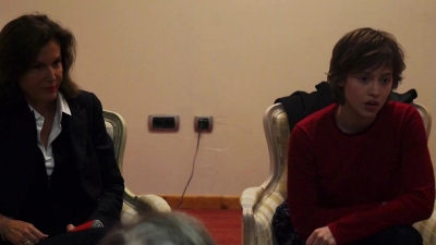 2016-01-20_-_Le_Quotidien_du_Cinema_-_Anne_Fontaine_et_Lou_de_Laage_en_Interview_mp41872.jpg