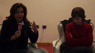 2016-01-20_-_Le_Quotidien_du_Cinema_-_Anne_Fontaine_et_Lou_de_Laage_en_Interview_mp41901.jpg