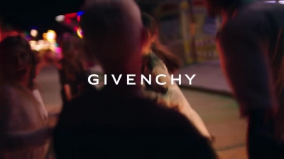 2018_-_GIVENCHY_-_Live_Irresistible_Blossom_Crush_20sec_mp40001.jpg
