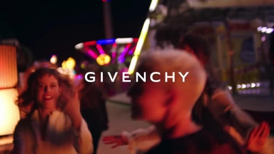 2018_-_GIVENCHY_-_Live_Irresistible_Blossom_Crush_20sec_mp40004.jpg
