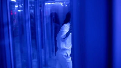 2018_-_GIVENCHY_-_Live_Irresistible_Blossom_Crush_20sec_mp40020.jpg