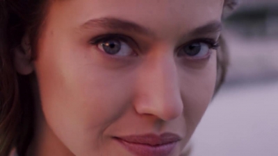 2018_-_GIVENCHY_-_Live_Irresistible_Blossom_Crush_20sec_mp40062.jpg