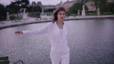 2018_-_GIVENCHY_-_Live_Irresistible_Blossom_Crush_20sec_mp40064.jpg