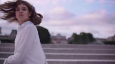 2018_-_GIVENCHY_-_Live_Irresistible_Blossom_Crush_30sec_mp40207.jpg