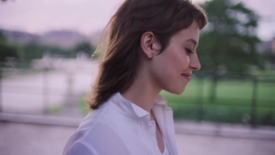 2018_-_GIVENCHY_-_Live_Irresistible_Blossom_Crush_72sec_mp40516.jpg