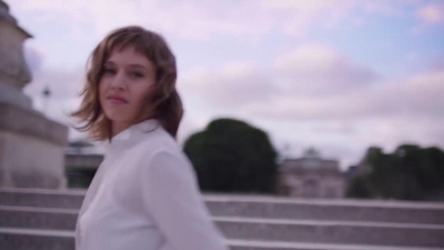 2018_-_GIVENCHY_-_Live_Irresistible_Blossom_Crush_72sec_mp40530.jpg