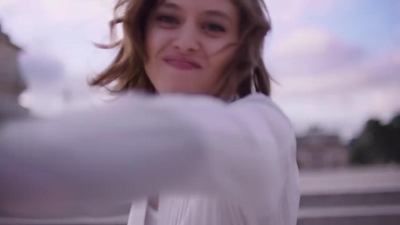 2018_-_GIVENCHY_-_Live_Irresistible_Blossom_Crush_72sec_mp40534.jpg